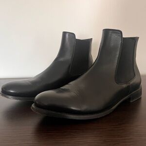 Thursday Black Leather Chelsea Boots Sleek Design